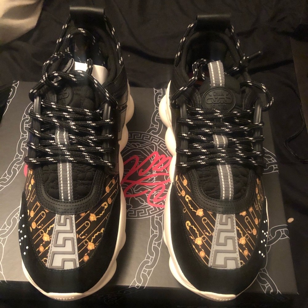 Versace chain reactions